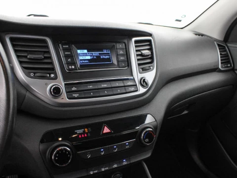 Hyundai Tucson 1.7 CRDI 115 HP BLUEDRIVE TECNO SKY 2WD 115 5P