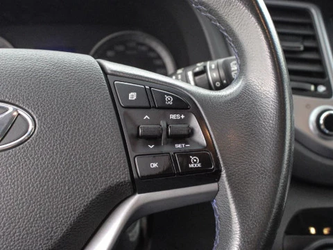 Hyundai Tucson 1.7 CRDI 115 HP BLUEDRIVE TECNO SKY 2WD 115 5P