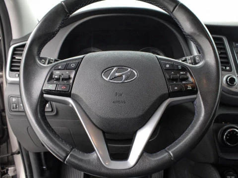 Hyundai Tucson 1.7 CRDI 115 HP BLUEDRIVE TECNO SKY 2WD 115 5P