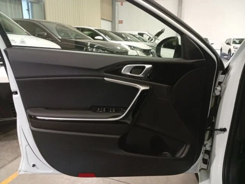 Kia Ceed 1.6 MHEV 100kW (136CV) Tech DCT