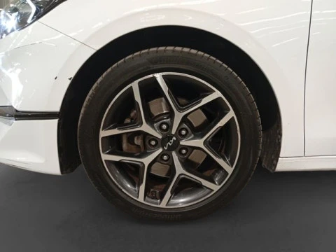 Kia Ceed 1.6 MHEV 100kW (136CV) Tech DCT