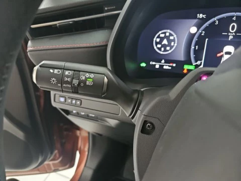 Lexus LBX 1.5 136cv HEV Elegant+ Black