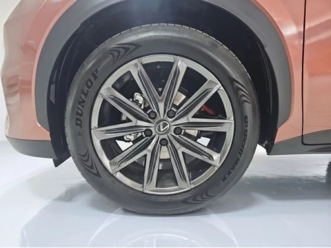 Lexus LBX 1.5 136cv HEV Elegant+ Black