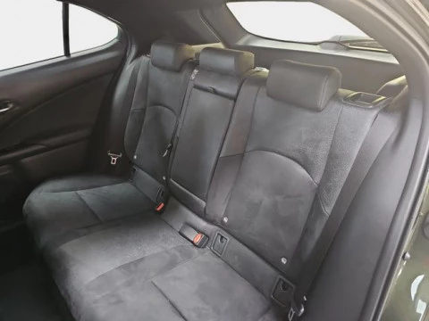 Lexus UX 2.0 300h UX Plus