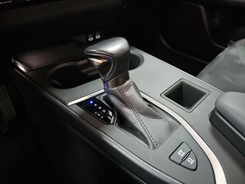 Lexus UX 2.0 250h Premium