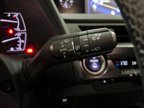 Lexus UX 2.0 250h Premium