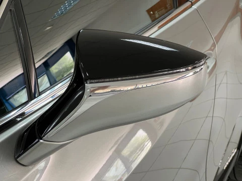 Lexus UX 2.0 250h Premium