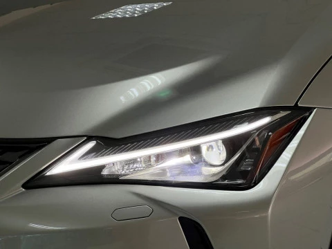 Lexus UX 2.0 250h Premium