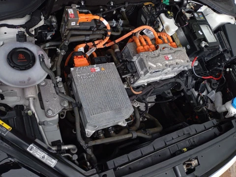 Volkswagen Golf e-Golf ePower 100 kW (136CV)