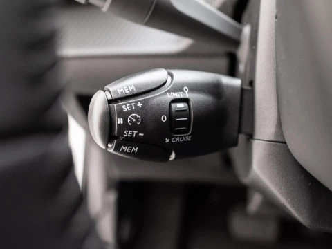 Peugeot e-208 Active Electrico 136 100 Kw