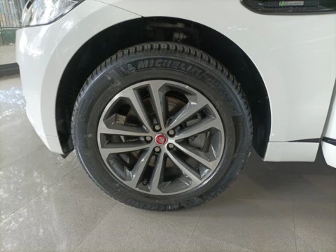 Jaguar F-Pace 2.0L i4D AWD Automático R-Sport