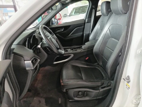 Jaguar F-Pace 2.0L i4D AWD Automático R-Sport