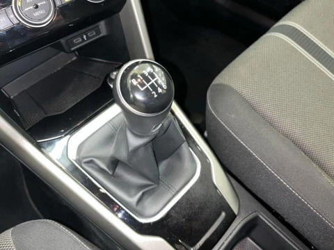 Volkswagen T-Roc Advance 1.0 TSI 81 kW (110 CV)
