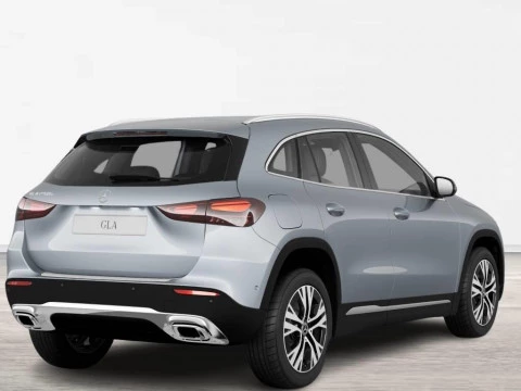 Mercedes-Benz GLA 250 e con tecnología híbrida EQ