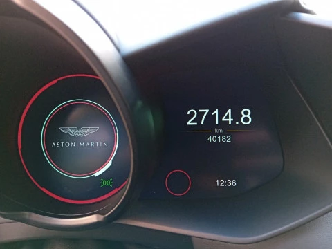 Aston Martin Vantage 4.0 V8