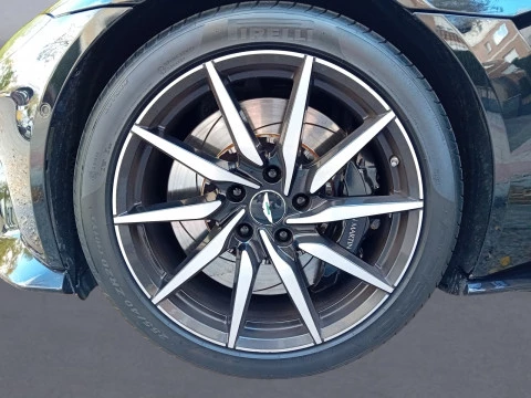 Aston Martin Vantage 4.0 V8