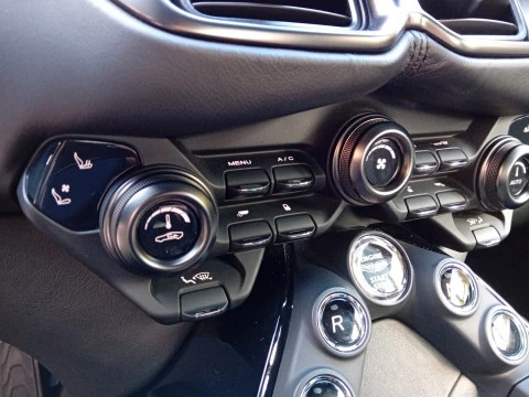 Aston Martin Vantage 4.0 V8