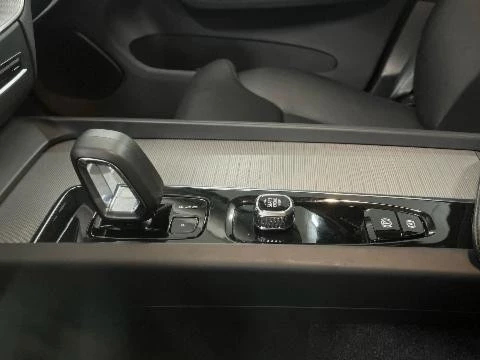 Volvo XC60 XC60 B4 (G) PLUS BRIGHT AUTO