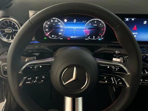 Mercedes-Benz Clase A 200 d AMG Line (EURO 6d)