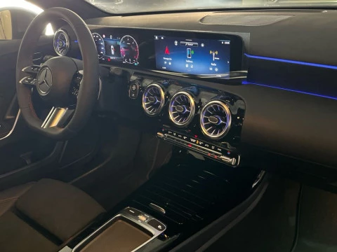 Mercedes-Benz Clase A 200 d AMG Line (EURO 6d)