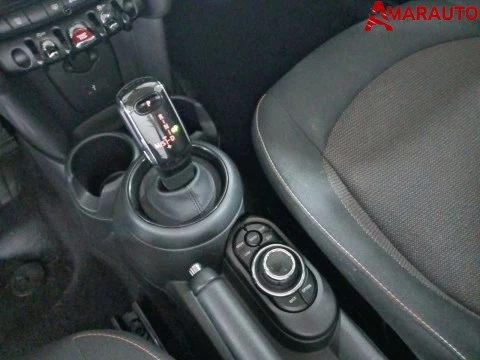 MINI Cooper   5 PUERTAS COOPER CORPORATE