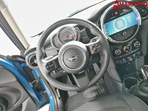 MINI Cooper   5 PUERTAS COOPER CORPORATE