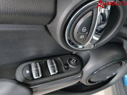 MINI Cooper   5 PUERTAS COOPER CORPORATE