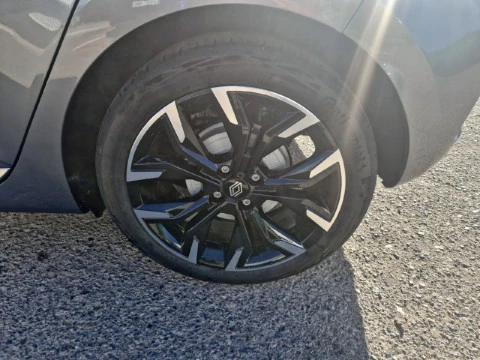 Renault Clio Techno full hybrid E-Tech 145 (103Kw)