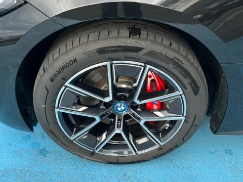 BMW i4 eDrive40 250 kW (340 CV)