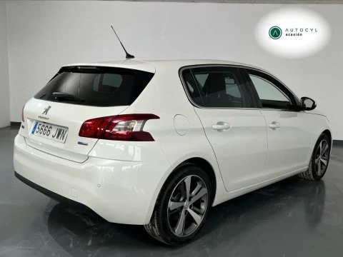 Peugeot 308 5p Allure 1.2 PureTech 96KW (130CV) S&S