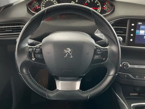 Peugeot 308 5p Allure 1.2 PureTech 96KW (130CV) S&S