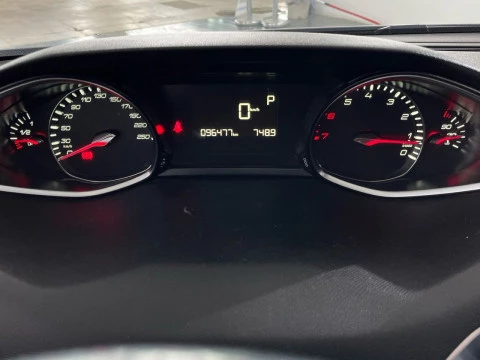 Peugeot 308 5p Allure 1.2 PureTech 96KW (130CV) S&S