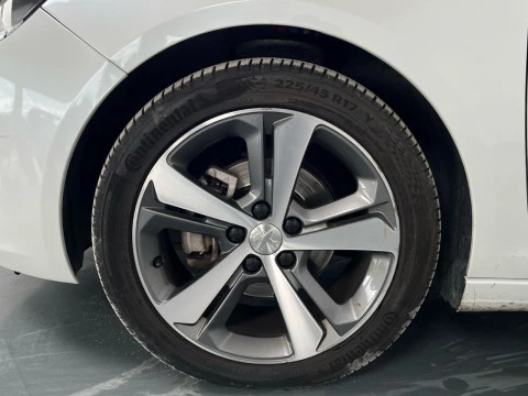 Peugeot 308 5p Allure 1.2 PureTech 96KW (130CV) S&S