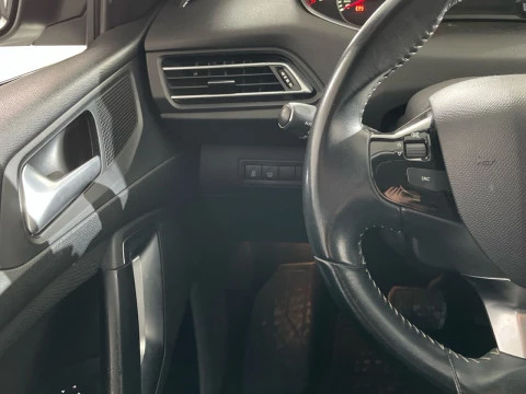 Peugeot 308 5p Allure 1.2 PureTech 96KW (130CV) S&S