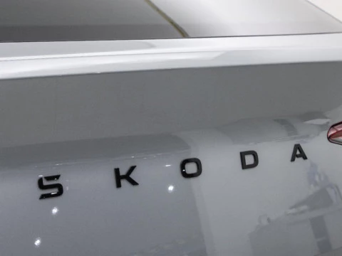 Skoda Enyaq COUPE 85 SPORTLINE 77,1 KWH 210 KW (286 CV) TRACCION TRASERA