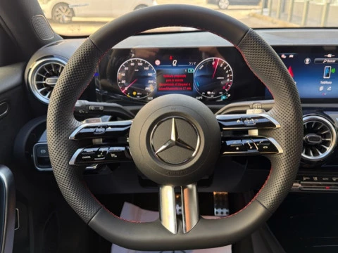 Mercedes-Benz Clase A  250 e Compacto con tecnología híbrida