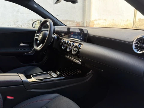 Mercedes-Benz Clase A  250 e Compacto con tecnología híbrida