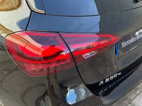 Mercedes-Benz Clase A  250 e Compacto con tecnología híbrida