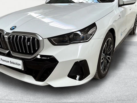 BMW i5 eDrive40