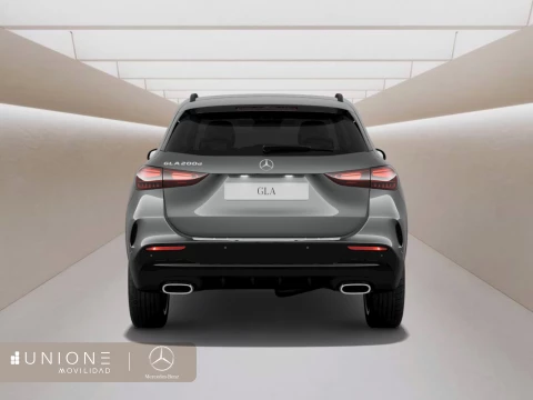 Mercedes-Benz GLA  200 d