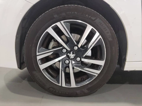 Peugeot 208 PureTech 73kW (100CV) Allure