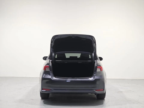 Toyota Corolla Sedán 140H Style