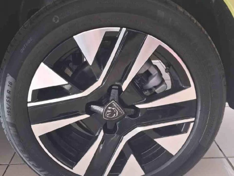 Peugeot 208 1.2 ALLURE GASOLINA 100CV 5P