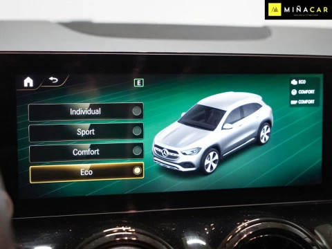Mercedes-Benz GLA  200 D
