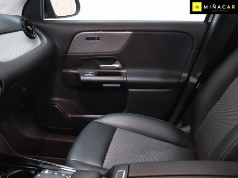 Mercedes-Benz GLA  200 D