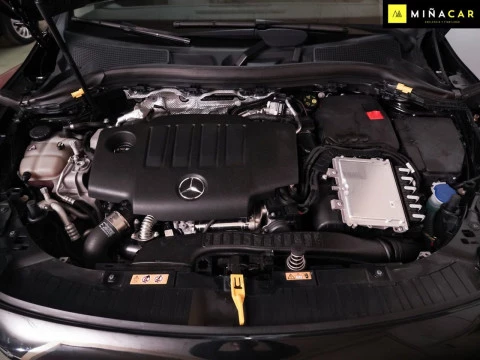 Mercedes-Benz GLA  200 D