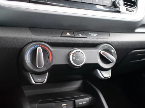 Kia Stonic 1.0 T-GDI MHEV IMT 74KW CONCEPT 5P