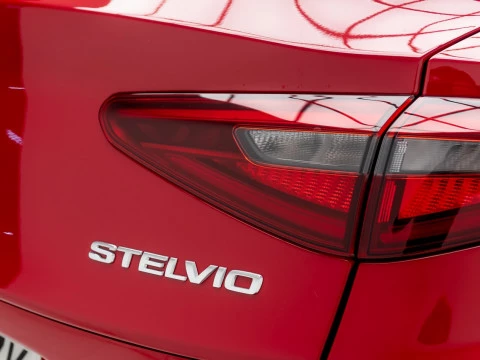 Alfa Romeo Stelvio 2.2 Diésel 154kW (210CV) TI Q4