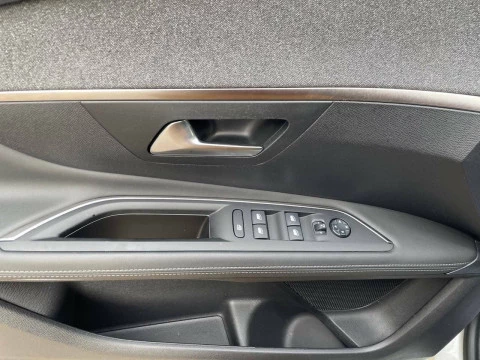 Peugeot 3008 Hybrid 300 e-EAT8 GT