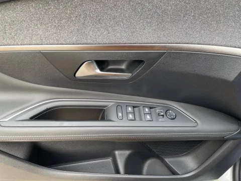 Peugeot 3008 Hybrid 300 e-EAT8 GT